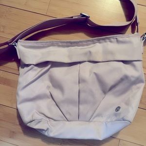Lululemon light pink crossbody. Good condition.